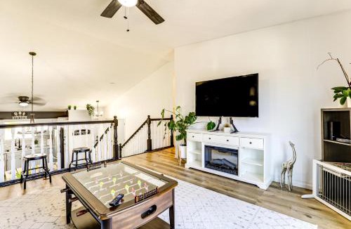 West Lincoln House | 3 Mi to UNL & Memorial Stadium: Home w/Large Yard