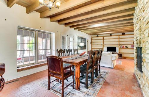 Near North Valley House | 3 Mi to Zoo & Garden: ABQ Home w/Heated Pool!