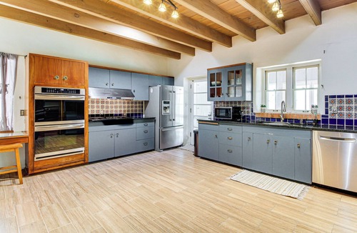 Near North Valley House | 3 Mi to Zoo & Garden: ABQ Home w/Heated Pool!