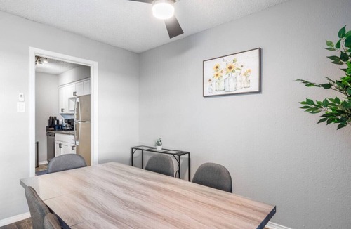 Central Arlington Apartment | 3 Min Walk to AT&T | 2BR | Parking + Pets + Gym