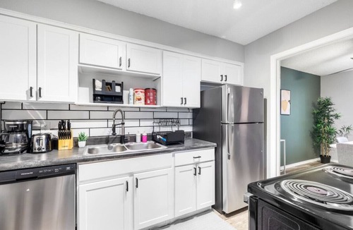 Central Arlington Apartment | 3 Min Walk to AT&T | 2BR | Parking + Pets + Gym