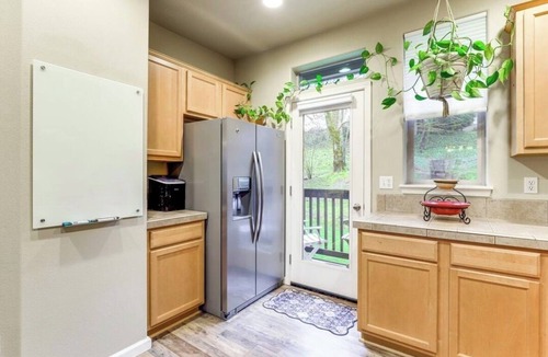 Troutdale House | 3-Min walk to McMenamins Edgefield