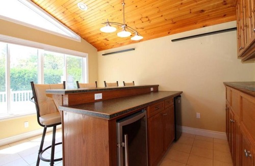 Port Franks House | 3 min WALK to sand beach & 4 water bodies. Central AC. 4 Fridges. Kid-friendly.