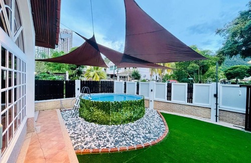 Batu Ferringhi House | 3 Mins Away From Beach !