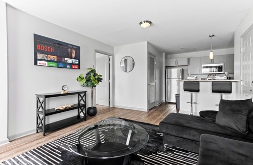 Sherwood Park Apartment | 3 mins from Arsenal - Pool &Gym.