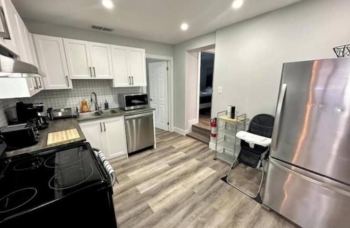 Niagara Falls House | 3 Mins to Clifton Hill! - Steve's Falls Retreat