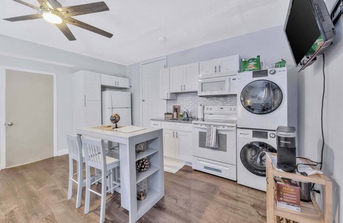Tampa House | 3 MINS to Raymond James, Pets OK!