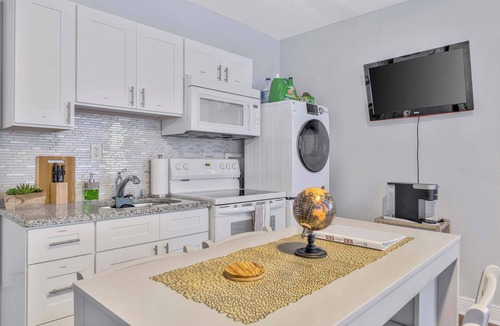 Tampa House | 3 MINS to Raymond James, Pets OK!