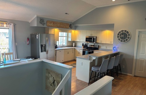 Sandbridge House | 3 minute walk to Sandbridge Beach also views of the Back Bay