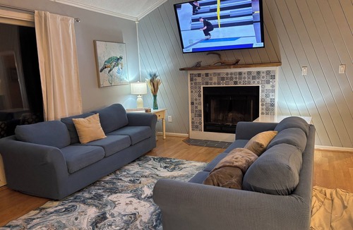 Sandbridge House | 3 minute walk to Sandbridge Beach also views of the Back Bay