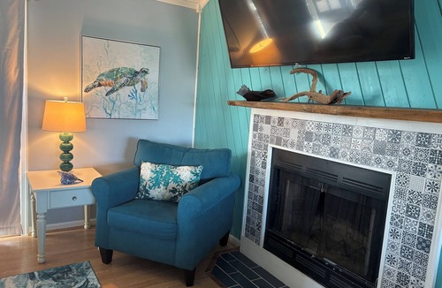 Sandbridge House | 3 minute walk to Sandbridge Beach also views of the Back Bay