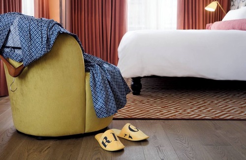 Chinatown Hotel | 3 Modern Units | DC Escape | Onsite Dining & Bar | Steps from Smithsonian