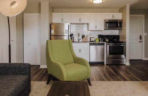Chatham-Arch Apartment | 3 New Combined Apartments Near Lucas Oil Stadiom