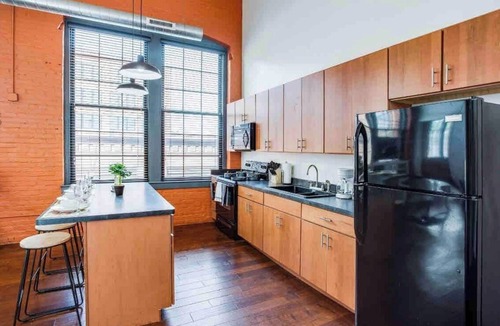 Rochester Apartment | <3> NY Style Centric Loft with King Bed by Park av
