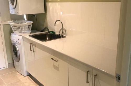 Kyabram Apartment | 3 on Hawkins , Benjamin Townhouse