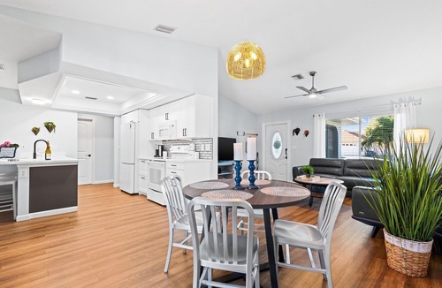 South Venice House | 3 Palms Inn- 2/3 bedroom heated pool house!