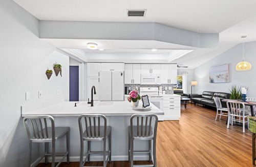 South Venice House | 3 Palms Inn- 2/3 bedroom heated pool house!