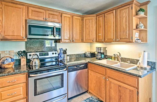 Kamuela Apartment | '3 Peaks Oasis' Apt w/ Heated Pool & Hot Tub!