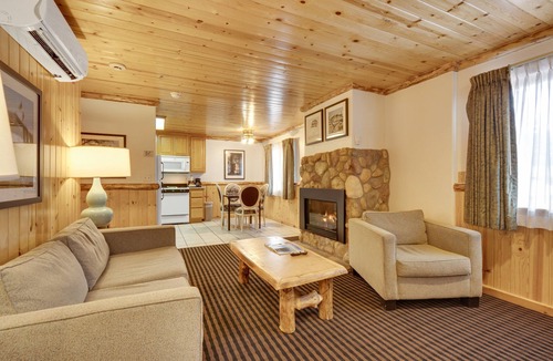 South Lake Tahoe Hotel | 3 Peaks Resort & Beach Club