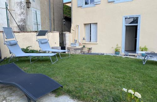 Foix Apartment | 3 pièces au rez de chaussée centre historique, calme, vue sur le jardin