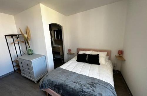 Foix Apartment | 3 pièces spacieux plein centre, parking,clim, terrasse, jardin