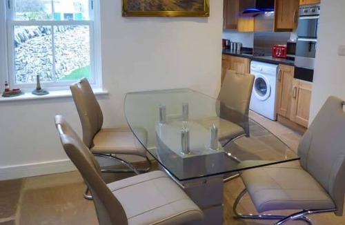 Blackwell in the Peak Cottage | 3 PRIMITIVE CROFT, pet friendly, with open fire in Chelmorton