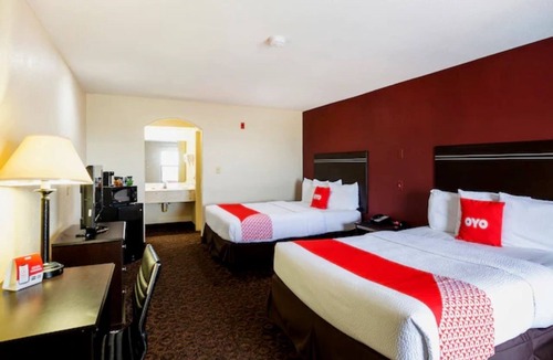 Port Allen Hotel | 3 Relaxing Rooms for a Convenient LSU Stay Near Dining & Attractions