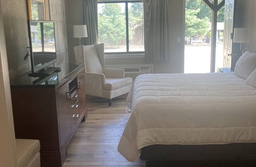 Wappapello Resort | 3 remodeled adjoining rooms w/high speed internet