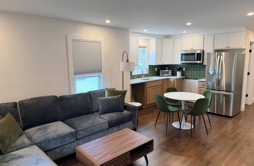 West End Apartment | #3 Richards Ave BRAND NEW 2 BR Apt. 1/2 mile to CASV