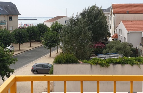 Port District Apartment | 3-ROOM APARTMENT CHATELALLION PLAGE
