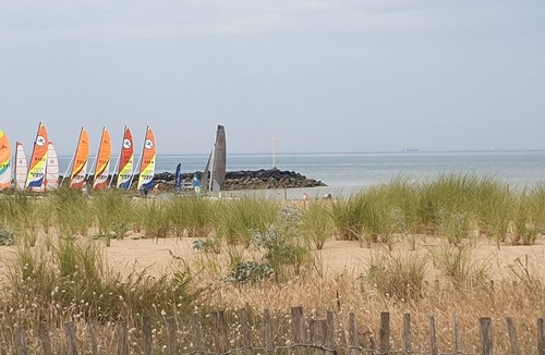 Port District Apartment | 3-ROOM APARTMENT CHATELALLION PLAGE