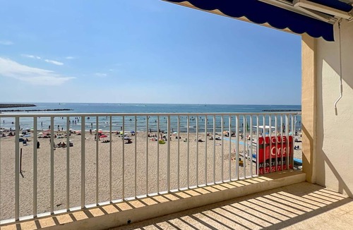 Palavas-les-Flots Apartment | 3-room apartment in Palavas, beachfront, for 4 with large terrace