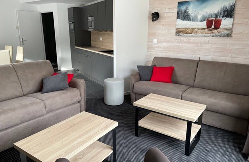 Eaux-Bonnes Apartment | 3-room apartment for 10 people, pool, pets allowed