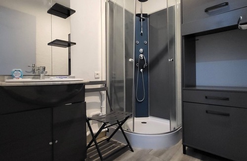 Salavas Apartment | 3-room apartment for rent by the week for 4 people, pets allowed