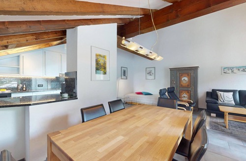 Silvaplana Apartment | 3-room apartment on the top floor, 87m2.