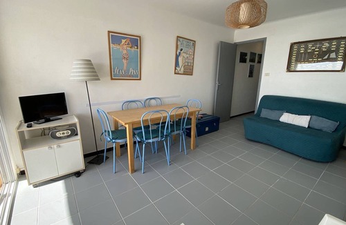 La Jetee Apartment | 3-room apartment sea facing, parking, near shops