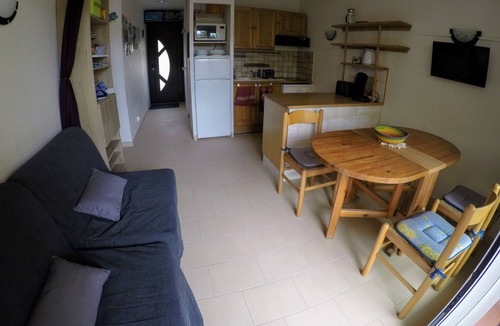 La Franqui-Plage Apartment | 3-room apartment with garden near beach and shops