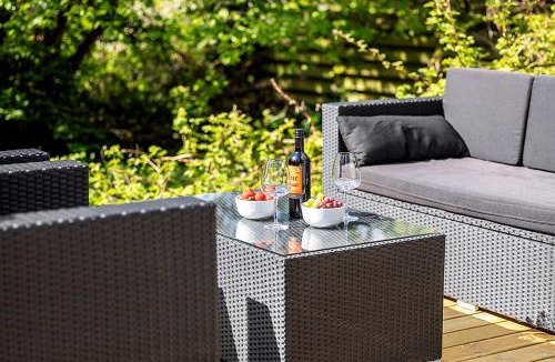 Aalborg Apartment | 3-room apartment with free parking and terrace