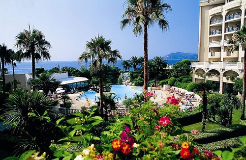 La Bocca Apartment | 3-room beachfront, sandy beach, 2 pools and internet