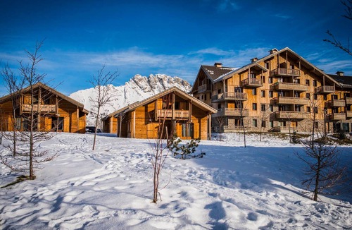 Saint-Etienne-en-Devoluy Ski Chalet | 3-room chalet, terrace, pets welcome, parking