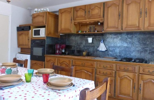 Saint-Hilaire-de-Riez House | 3-Room House for 6, Near Beach & Forest, Closed Yard, Parking, WiFi