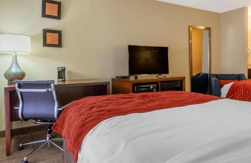 Albuquerque Hotel | 3 Rooms, Conveniently Located for Discovering Historic Sites w/Free Breakfast