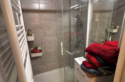 Centre Apartment | 3 rooms, RER-A Nanterre Ville, old town center