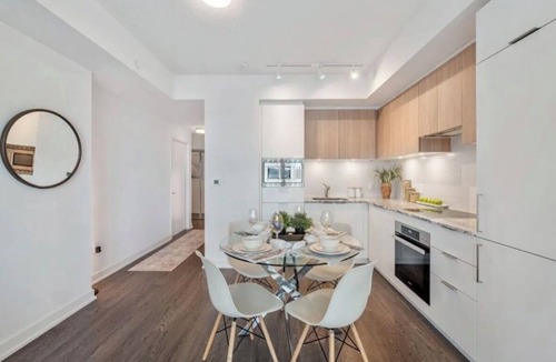 North York Apartment | 3 Rooms, Sleeps 5 | 2 Bath | 2 Balconies | North York | Toronto