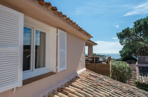 Santa Giulia Apartment | 3 ROOMS VIEW BAY AND SARDINIA
