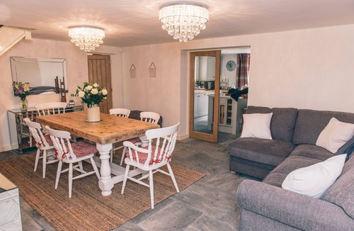 Tunstall Cottage | 3 Rose Cottage, Endon