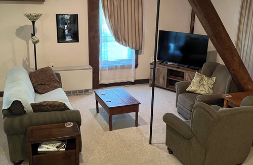 Seneca Falls House | 3's a Charm - Relax after wine touring, sightseeing & shopping