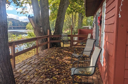 Harpursville Cottage | 3 Season Getaway Right on the River!