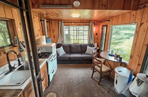 Glenfield Cabin | 3 Secluded amazing spots on your own Private Pond