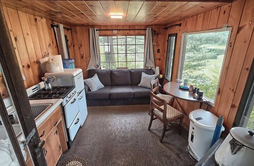 Glenfield Cabin | 3 Secluded amazing spots on your own Private Pond